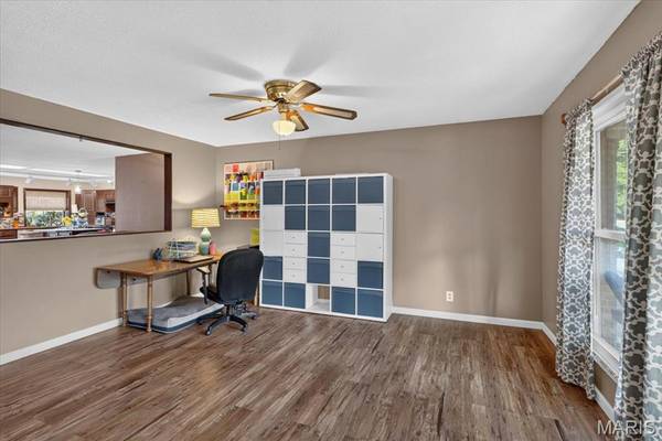 4482 Dantonaire PL, St Louis, MO 63128