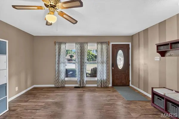 4482 Dantonaire PL, St Louis, MO 63128