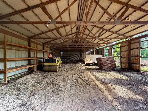4687 Rouggly RD, Valles Mines, MO 63087