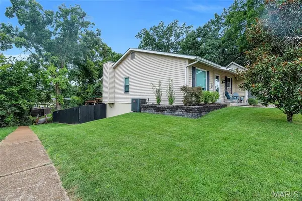 6 Fawn Meadows DR, Eureka, MO 63025