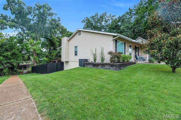 6 Fawn Meadows DR, Eureka, MO 63025