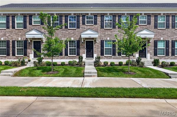 352 Fall Harvest Pkwy, Wentzville, MO 63385