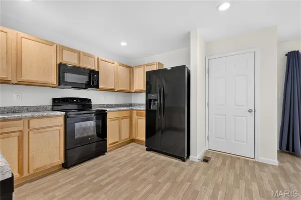352 Fall Harvest Pkwy, Wentzville, MO 63385