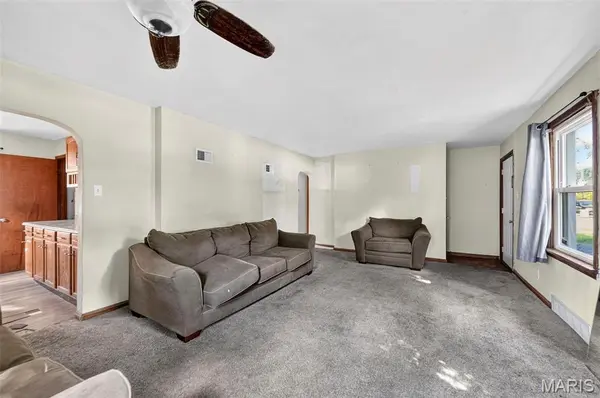 273 S Barat AVE, Ferguson, MO 63135