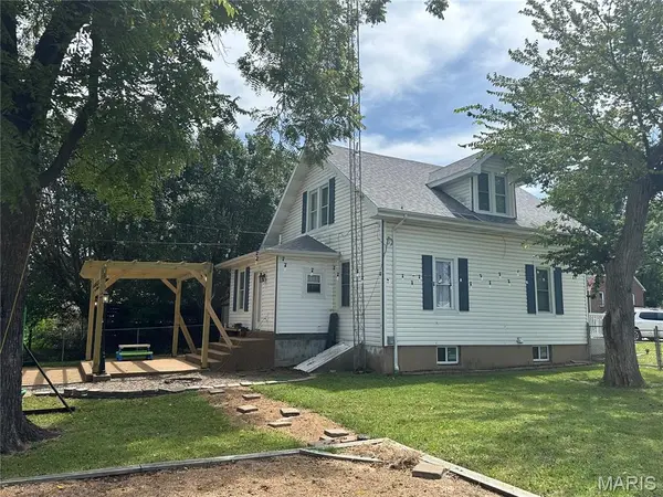 205 E MONROE, Owensville, MO 65066