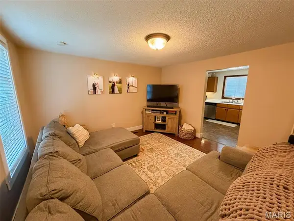 723 E Main, Greenville, IL 62246