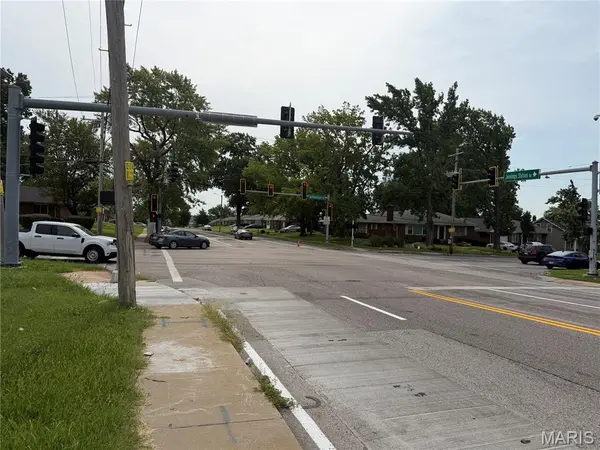 1011 Jennings Station RD, St Louis, MO 63137