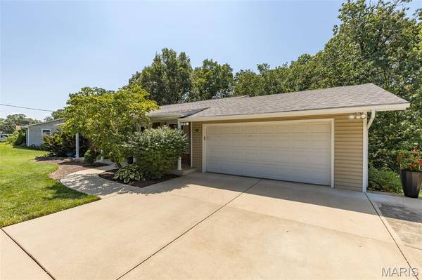 62 Pearl DR, Hillsboro, MO 63050