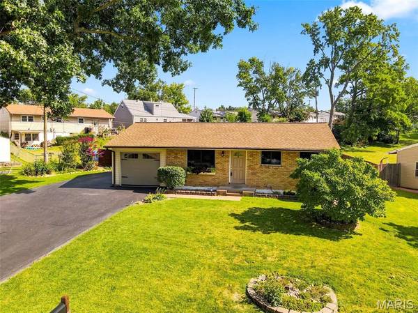 2002 Janiculum DR, Fenton, MO 63026