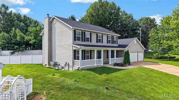 350 Villa Duschene DR, Warrenton, MO 63383