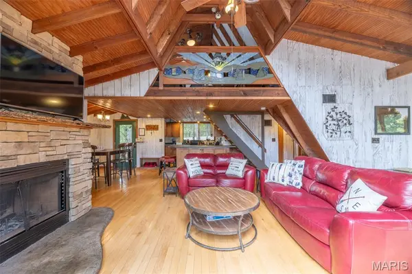 927 Trophy Woods DR, Innsbrook, MO 63390