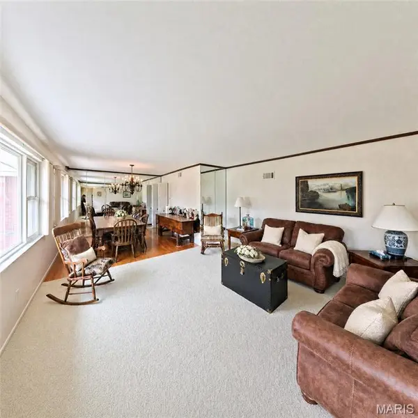 4150 Concord Oaks DR, St Louis, MO 63128