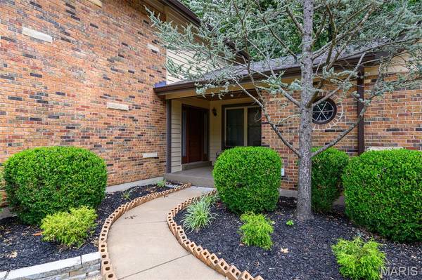 7156 Becker RD, St Louis, MO 63129
