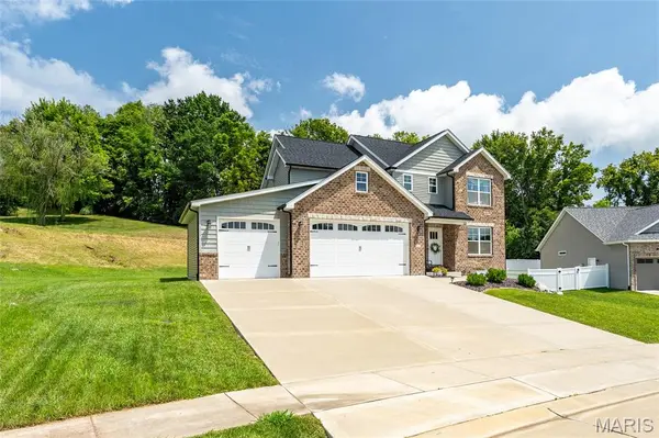 327 Star LN, Glen Carbon, IL 62034