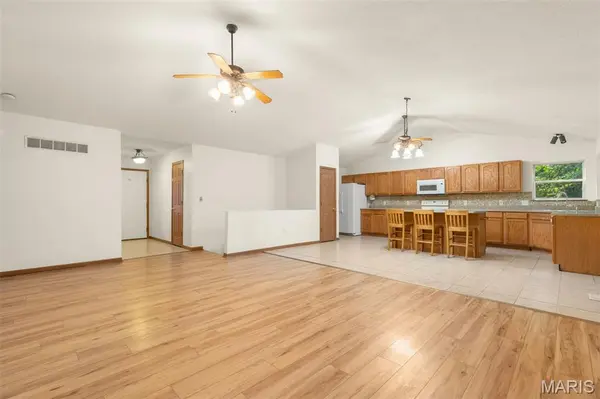 1935 Anchorage DR, Festus, MO 63028