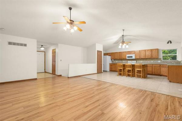 1935 Anchorage DR, Festus, MO 63028