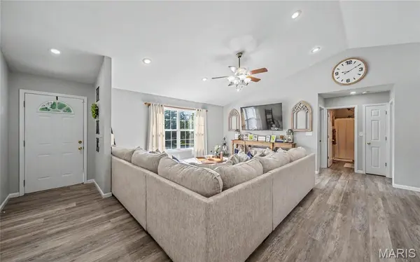 20941 Lacombe RD, Waynesville, MO 65583