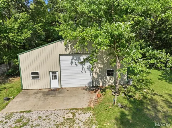 30998 Hutchison RD, Lebanon, MO 65536