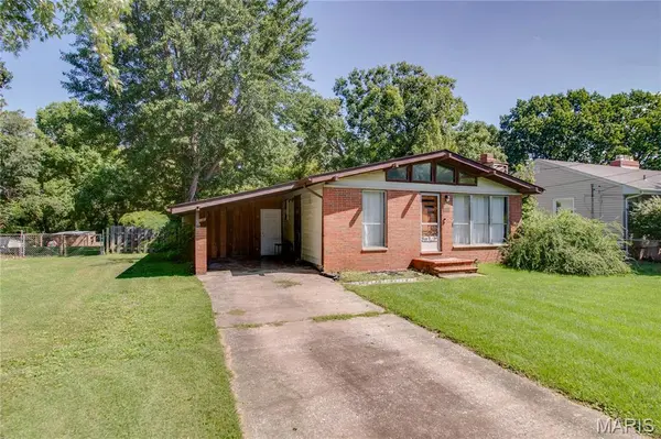 784 E Woodland DR, East Alton, IL 62024