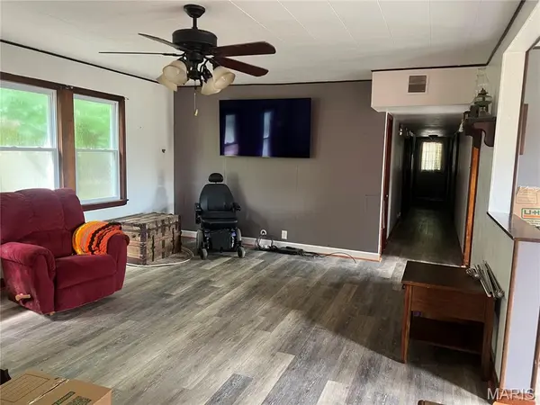 1416 S Main ST, Hillsboro, IL 62049