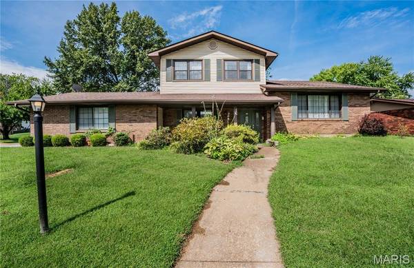 59 Stacy DR, Fairview Heights, IL 62208