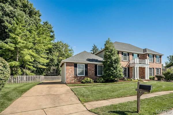 15706 Heathercroft DR, Chesterfield, MO 63017