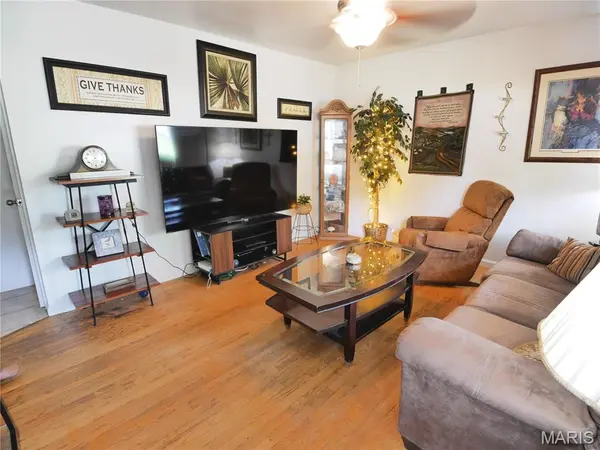 2020 Yaqui DR, Florissant, MO 63031