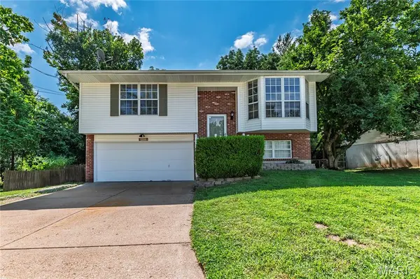 1208 Walnut DR, Arnold, MO 63010