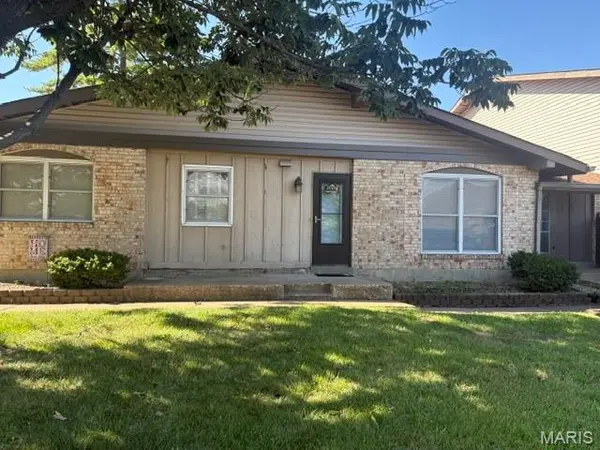 3157 Leisurewood CT #B, Florissant, MO 63033