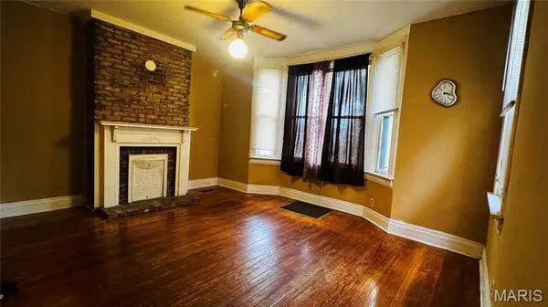 4270 Wyoming ST, St Louis, MO 63116