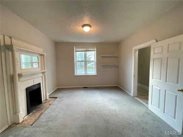 1816 Annie Malone DR, St Louis, MO 63113