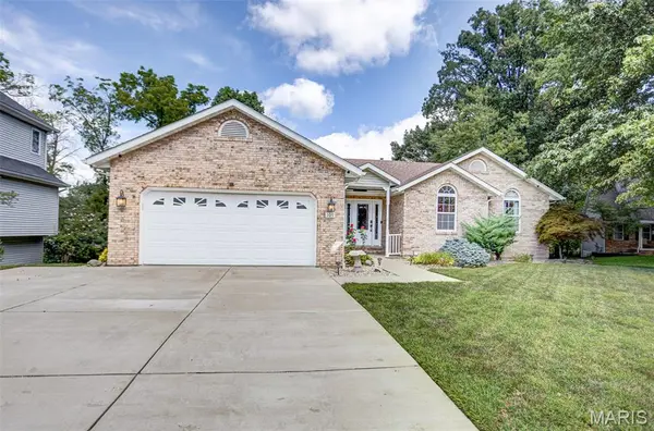 109 Fairington DR, Troy, IL 62294