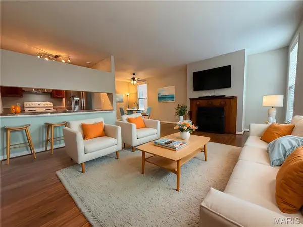2336 Rutger ST #36B, St Louis, MO 63104