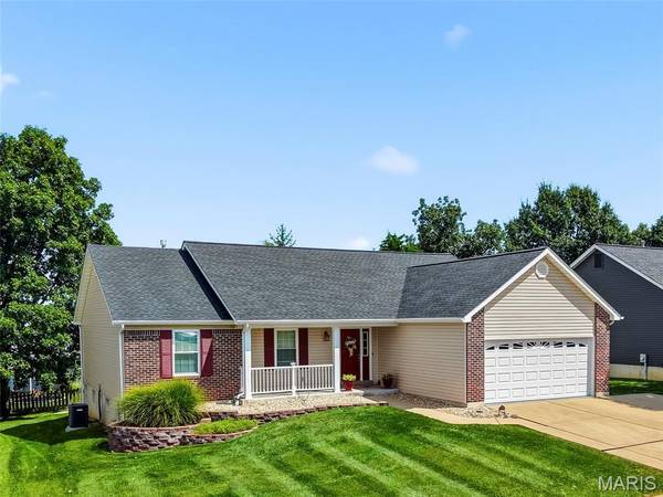 215 Old Chesapeake DR, Wentzville, MO 63385