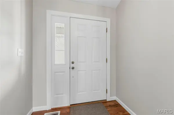 215 Old Chesapeake DR, Wentzville, MO 63385