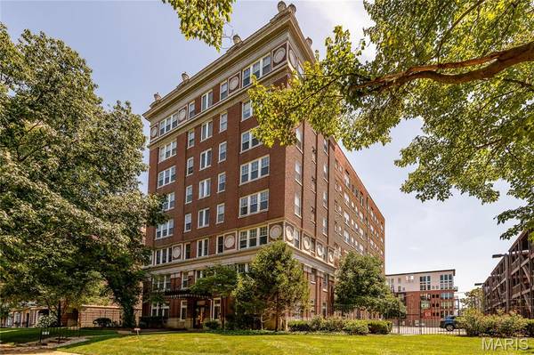 5330 Pershing #706, St Louis, MO 63112