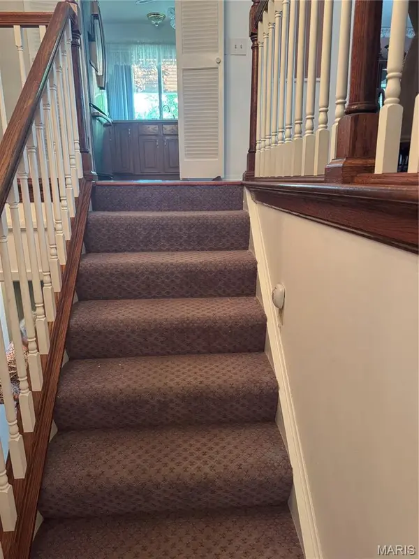 353 Bellestri DR, Ballwin, MO 63021