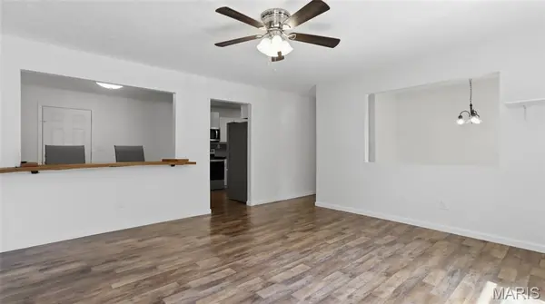 24370 Trolley LN, St Robert, MO 65584