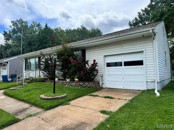 2516 Center AVE, Jennings, MO 63136