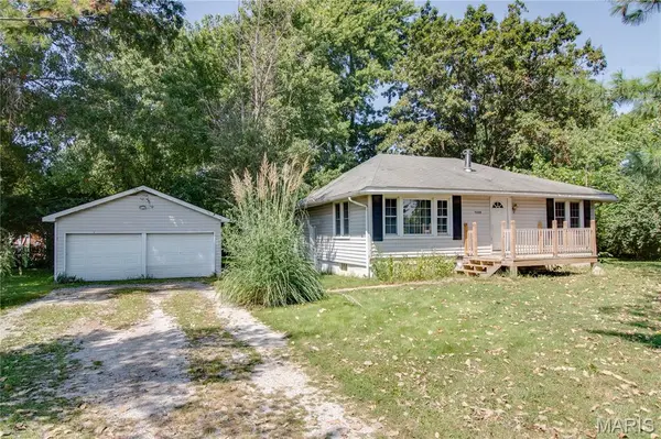 7220 Ingham LN, Godfrey, IL 62035