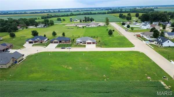 809 N Roosevelt ST, New Baden, IL 62265