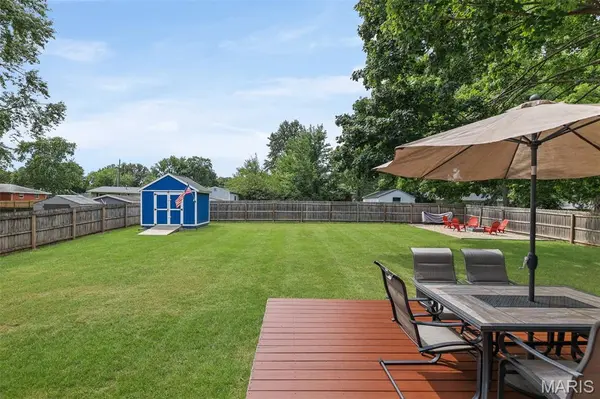 32 Grainey DR, Glen Carbon, IL 62034