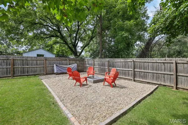 32 Grainey DR, Glen Carbon, IL 62034