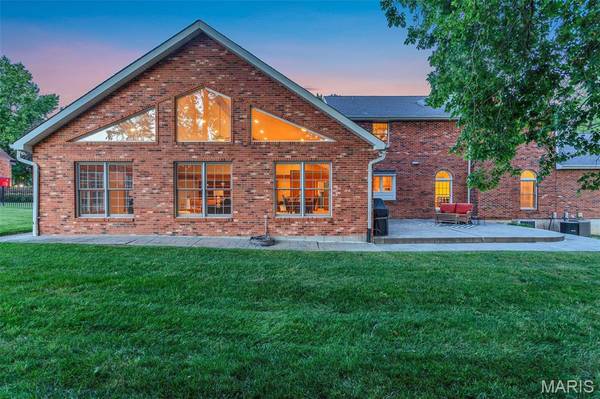 8831 Gladlea DR, Sunset Hills, MO 63127