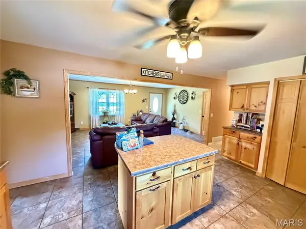 3762 E Highway 32, Salem, MO 65560