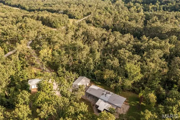 23459 Canfield LN, Warsaw, MO 65355