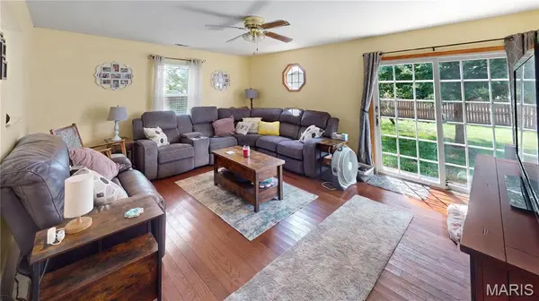9856 Oak Grove School RD, Lebanon, IL 62254