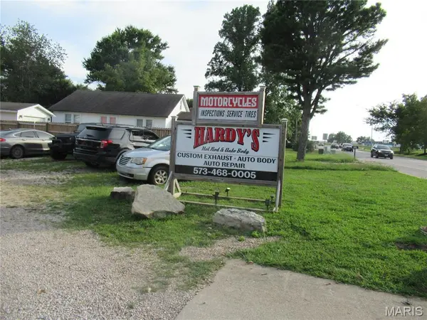 890 W Springfield RD, Sullivan, MO 63080