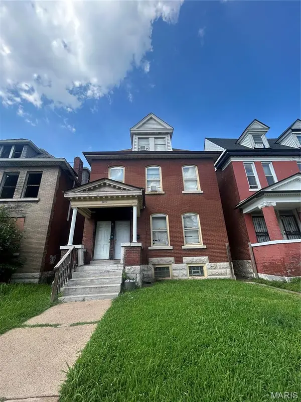 3943 Greer AVE, St Louis, MO 63107