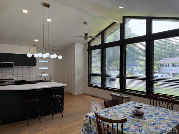 1108 N Rapp AVE, Columbia, IL 62236